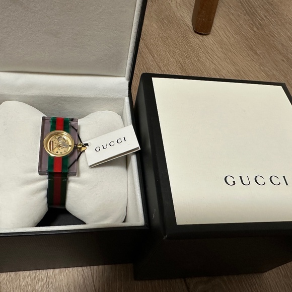 Gucci watch - Picture 1 of 6